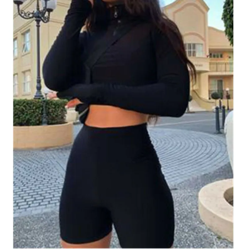 Женский комплект из двух предметов спортивный костюм с длинным рукавом и шорты