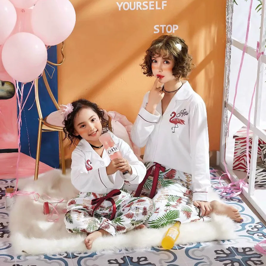 Пижамный комплект для маленьких девочек одежда мамы и дочки подходящая Пижама