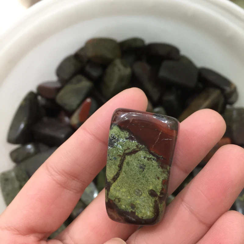 2 шт./лот натуральный камень полированный драконовый кровяной гравий для