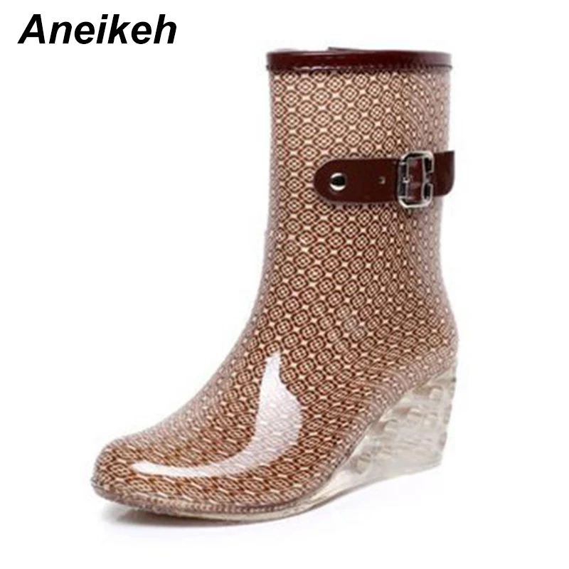 Aneikeh/Новинка Модные женские сапоги на высокой танкетке Короткие резиновые с