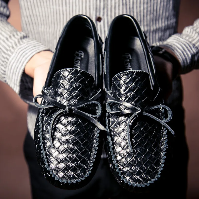 

Nice New Men Shoes Casual Embossed Leather Shoes Men Loafers Black Blue Slip On