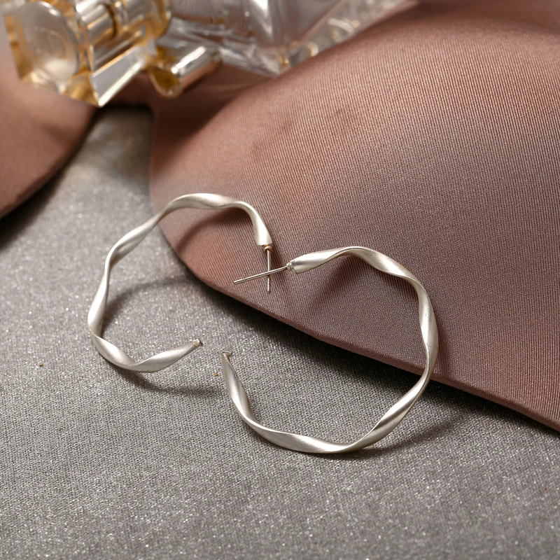 Fashion Irregular Open Twisted Half Circle Hoop Earrings for Women Minimalist Statement Geometric Hoops | Украшения и аксессуары