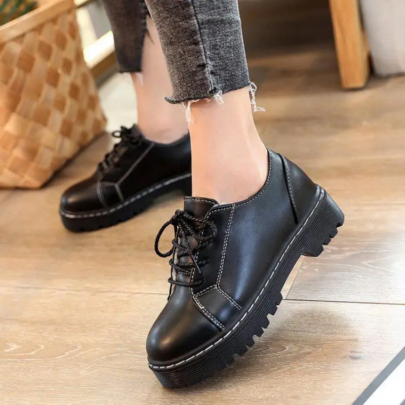 Новинка 2017 года зимняя обувь на толстой плоской подошве утепленная Студенческая