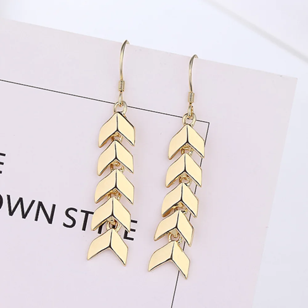 Серьги золотистого цвета со стрелками дизайнерские женские серьги Креативные
