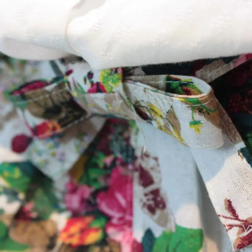 Блузка без рукавов и штаны с цветочным принтом 9 августа|Комплекты одежды для