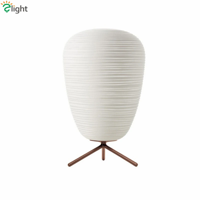 Светодиодная настольная лампа в стиле пост модерн матовое стекло на спирали