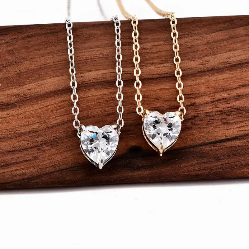 Ожерелье чокер с маленьким хрустальным сердцем для женщин изящное короткое