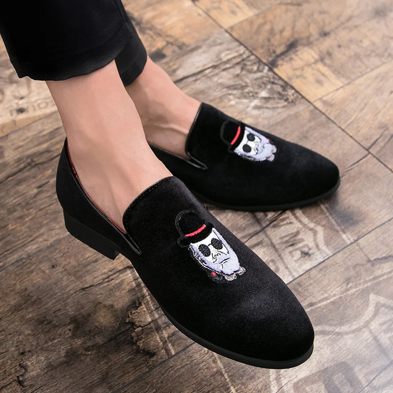 

CuddlyIIPanda 2019 Spring Summer Large Size 38-45 Pointed Toe Men Loafers USA European Head Portrait Sneakers Zapatos Hombre