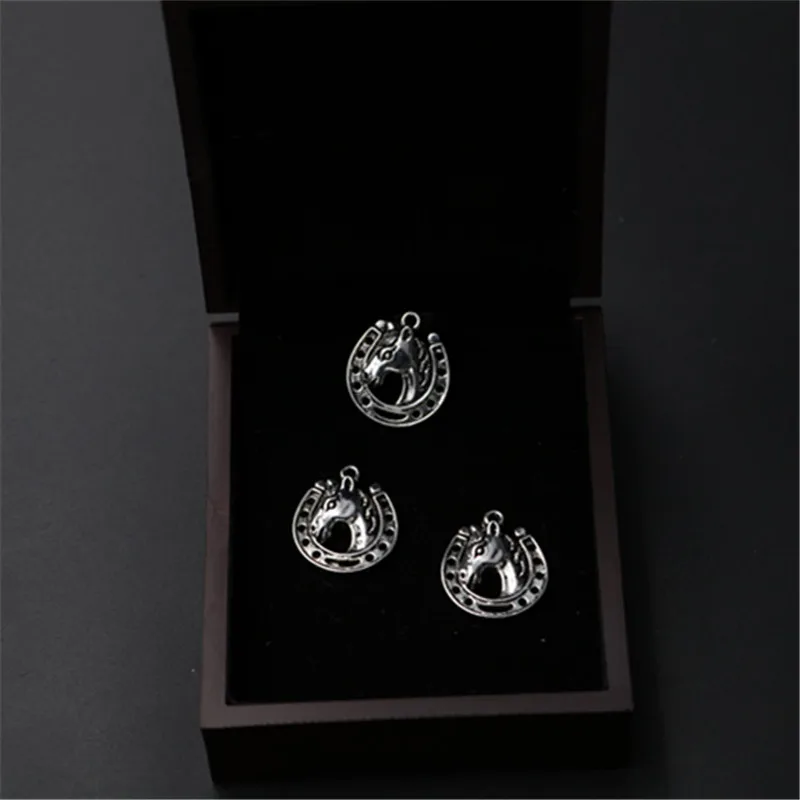 

8pcs Antique Silve Horse Pedals Glamour Alloy Pendants For Necklace Earrings DIY Metal Jewelry Accessories.