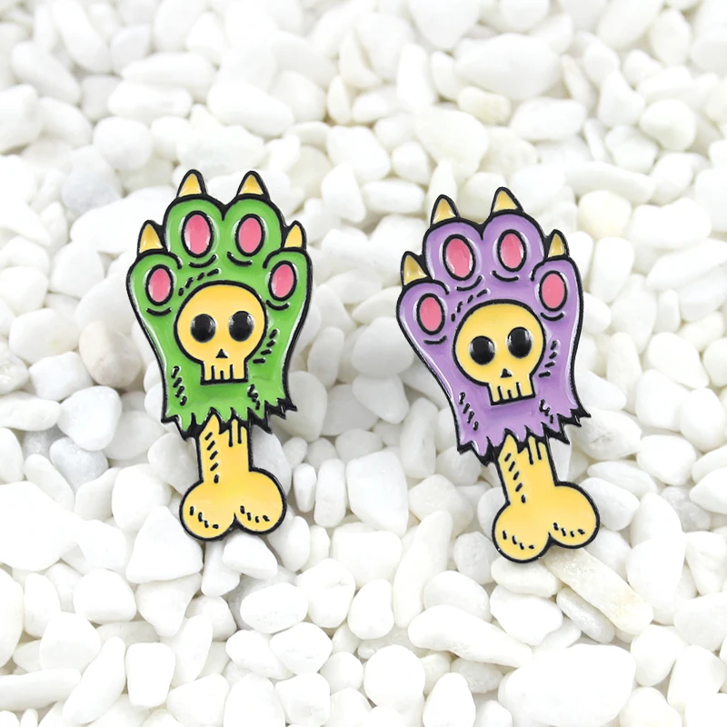 Мягкая эмалированная иголка Zombie Paw' Pin мультфильм лиловая и зеленая лапа