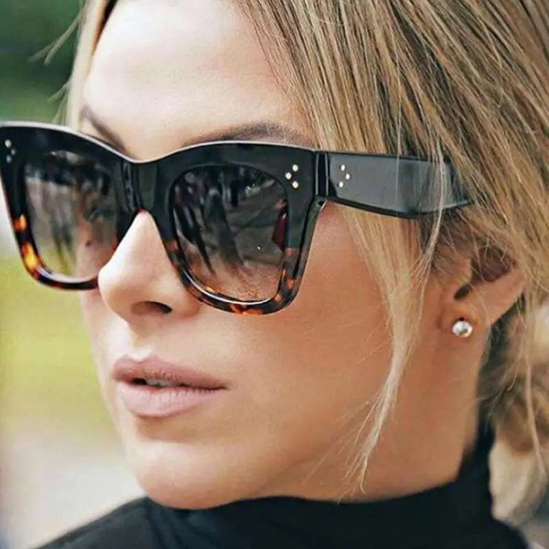 

Fashion Rectangle Sunglasses Women Brand Designer PC Frame Gradient Lens Classic Rivet Shades Female Male Fashion Eyewear UV400