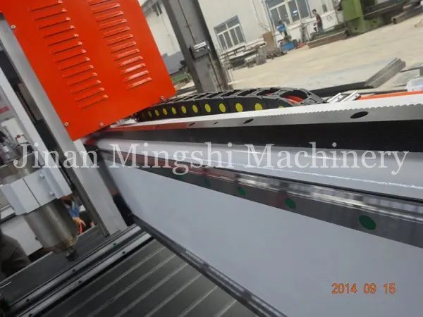 Multi глава 4 оси дерева фрезерный станок с чпу машина для цилиндра гравировки