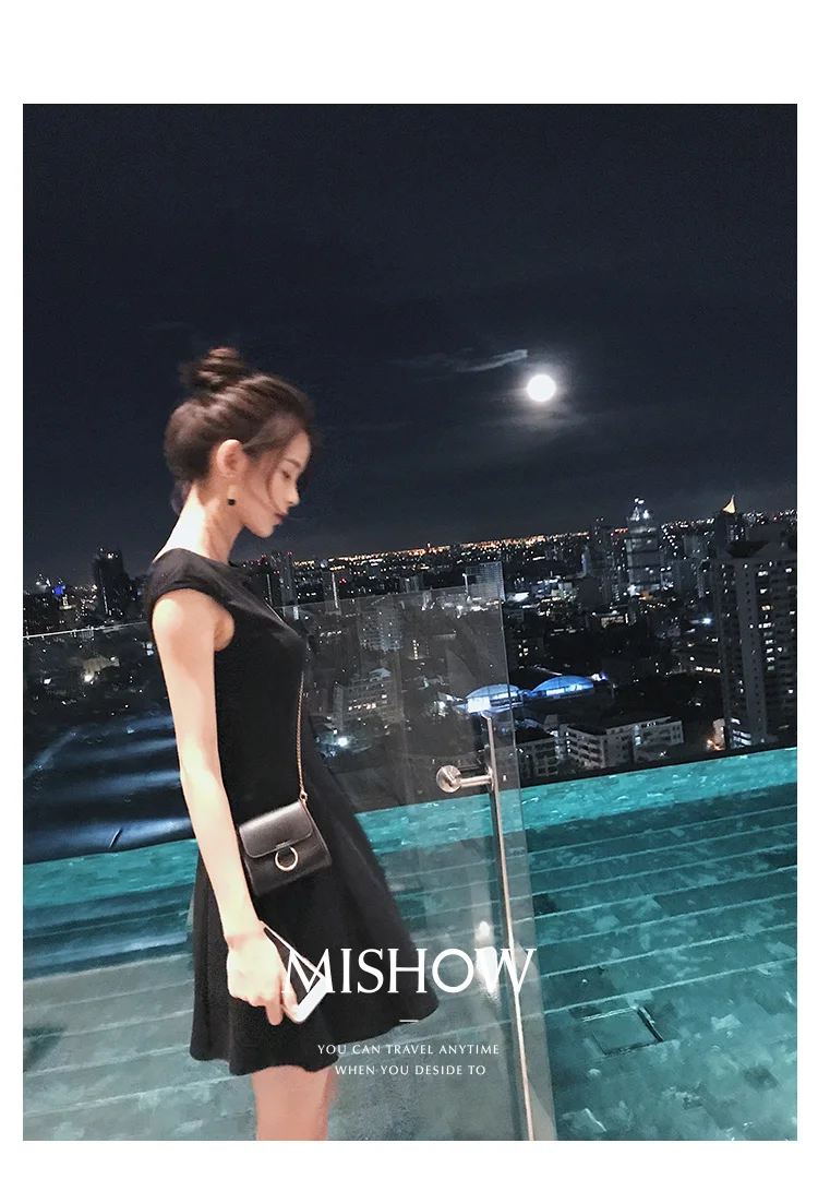 Mishow Мини платье с открытой спиной MX18B1150
