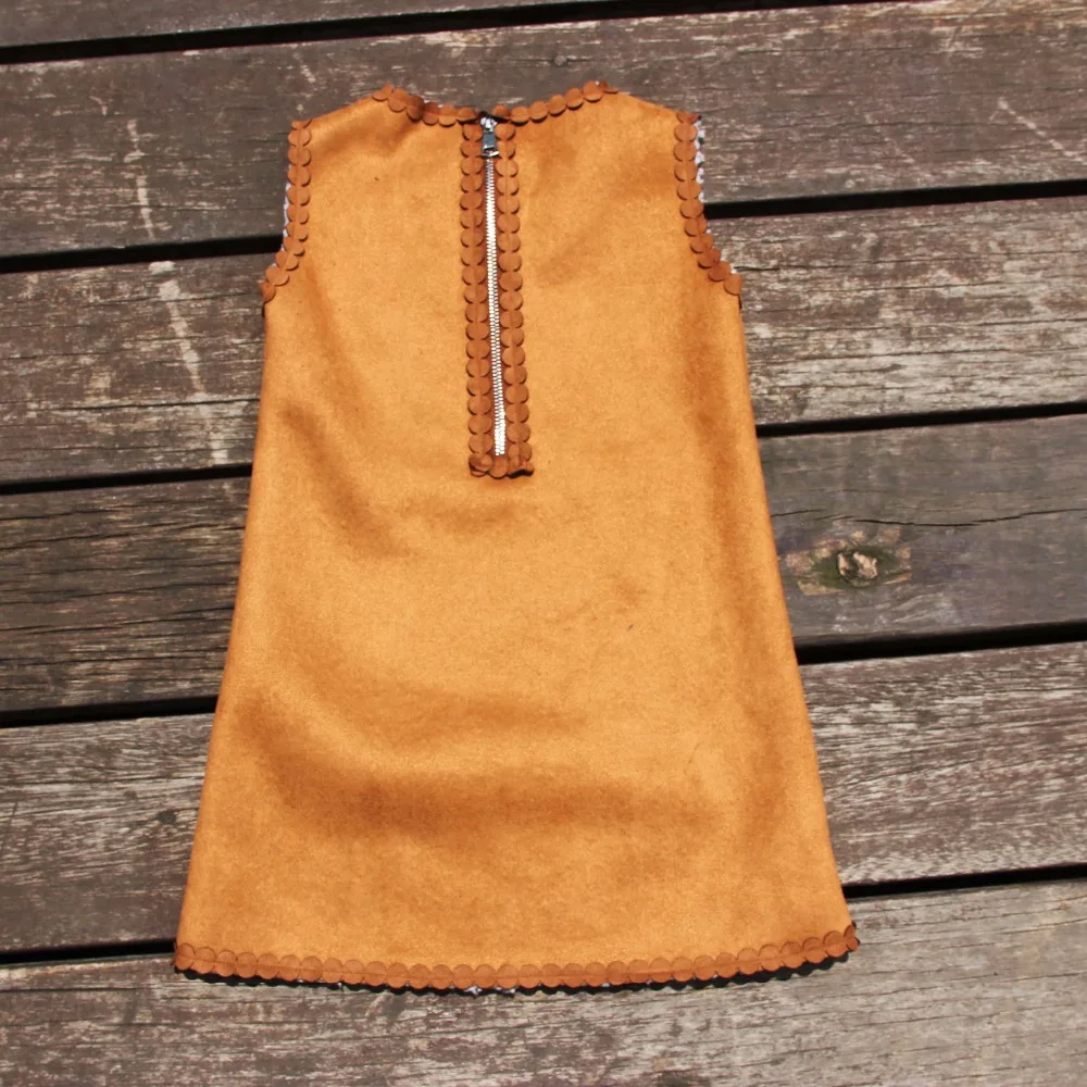 Новые платья для маленьких детей модные девочек осенне-зимняя детская одежда с