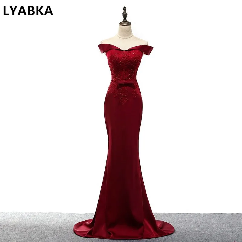Вечернее платье Robe De Soiree на шнуровке бордовое атласное с аппликацией вечерние