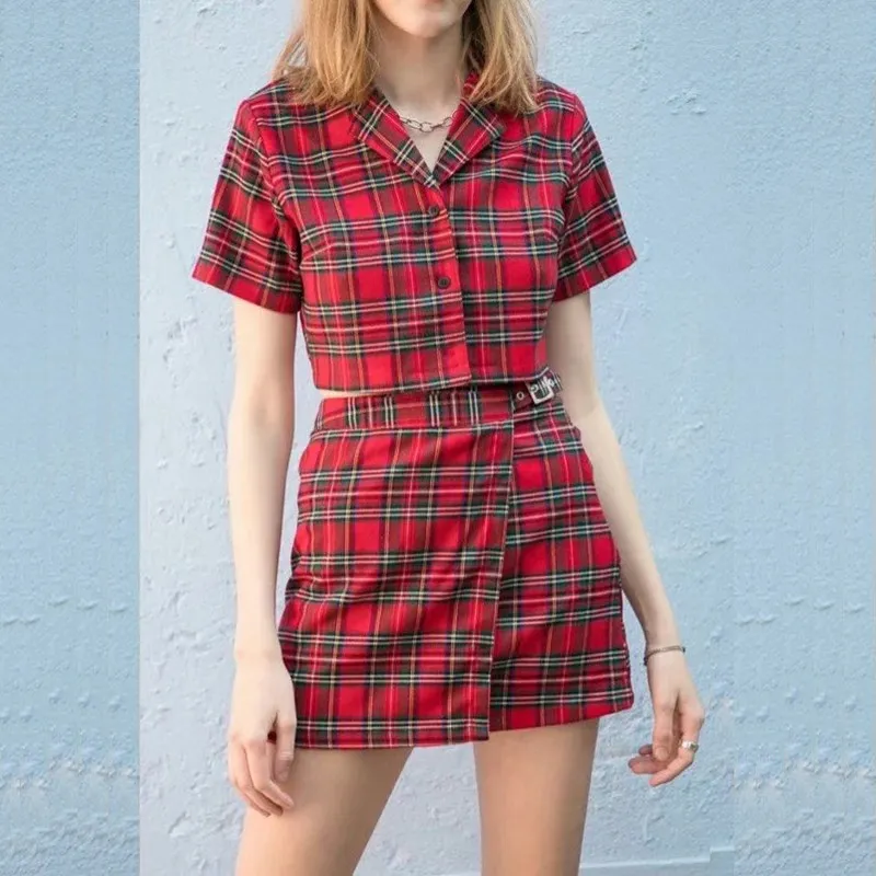 Женский клетчатый винтажный комплект из двух предметов с мини юбкой в стиле