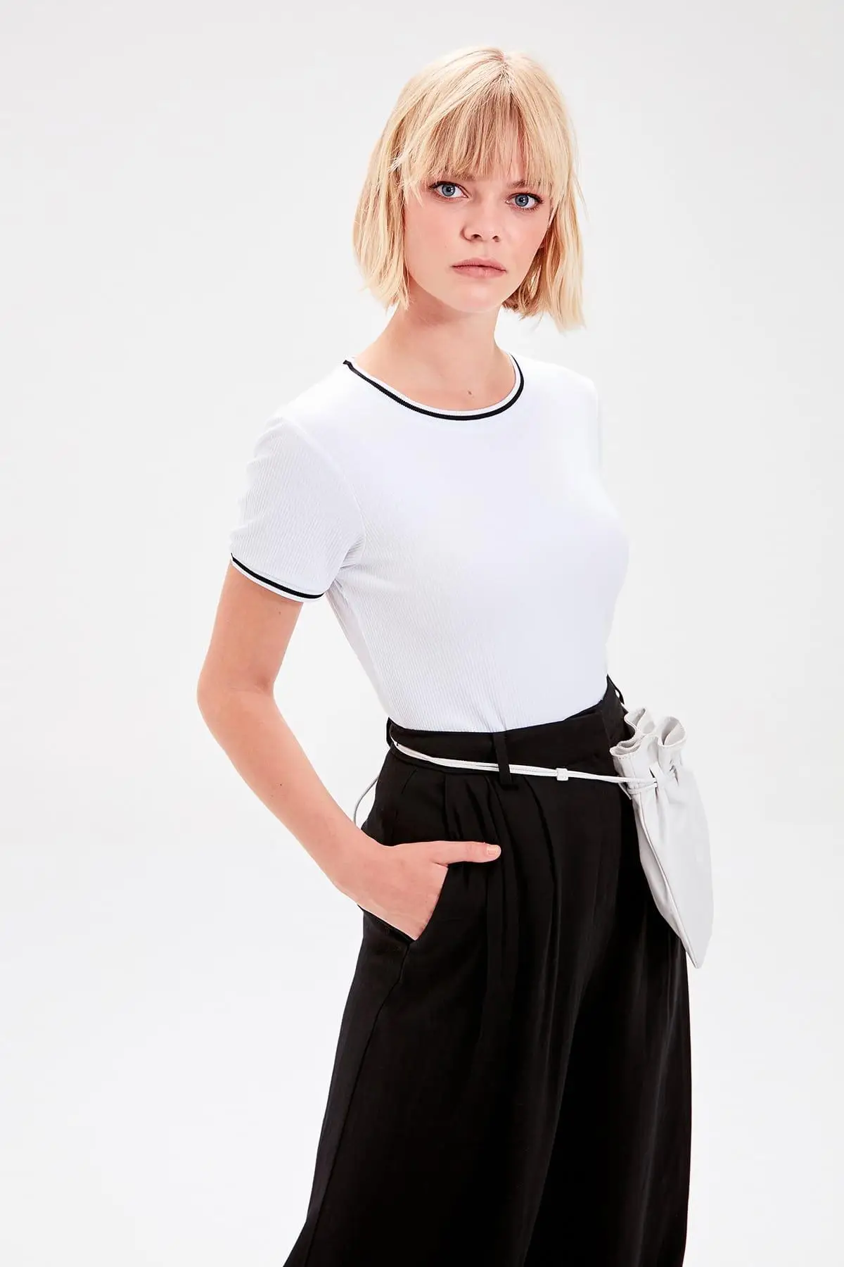 Trendyol экрю трикотажная блузка TWOAW20BZ0161|Блузки| |
