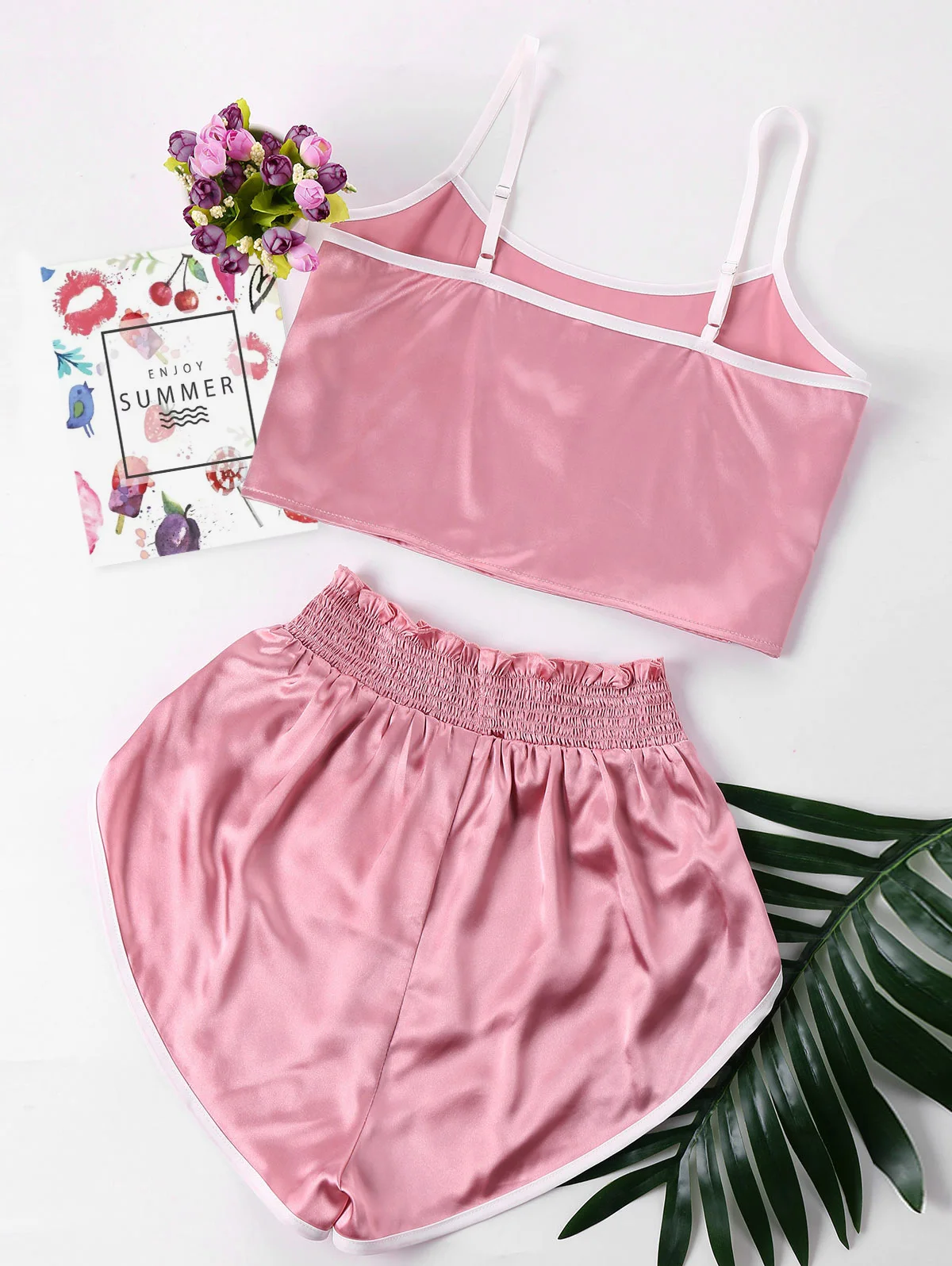 ZAFUL комплект из 2 предметов с контрастной отделкой топ на бретелях и шорты |