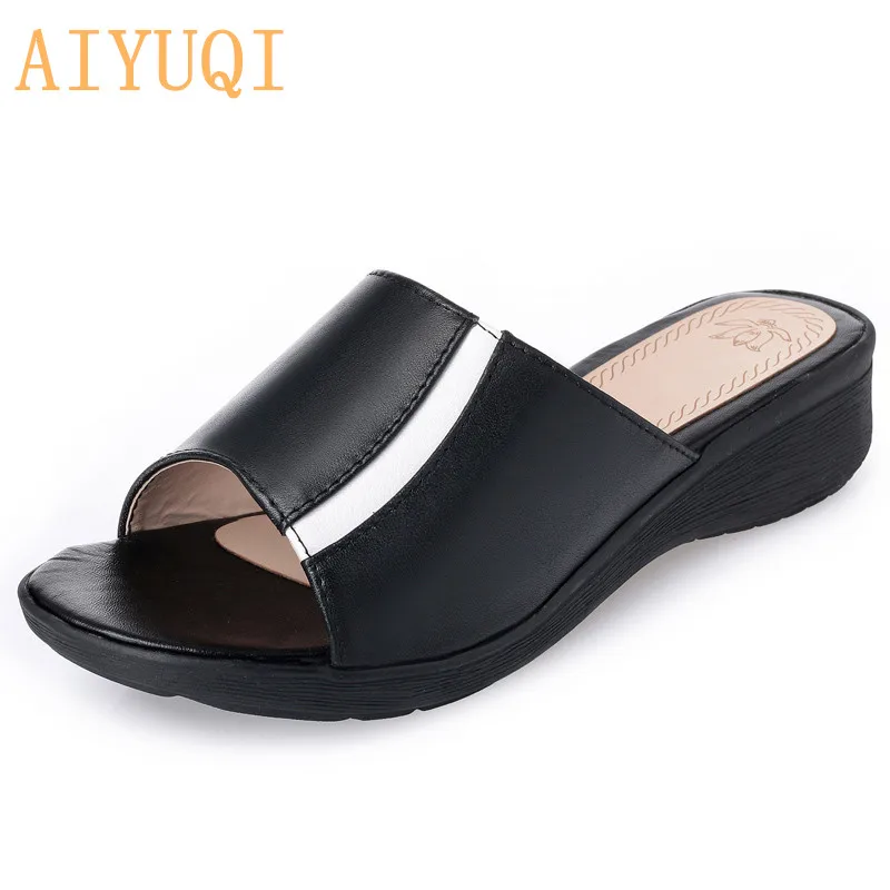 black Microfiber AIYUQI; Новинка года; модные летние женские красивые Шлепанцы из натуральной кожи Женская обувь с сочетанием цветов; удобная обувь на танкетке - Цвет: black Microfiber