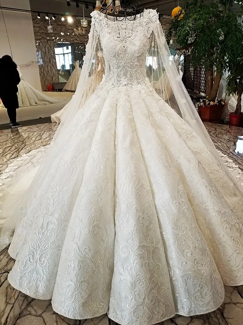 Длинное Пышное свадебное платье с открытой спиной белое на молнии милое для