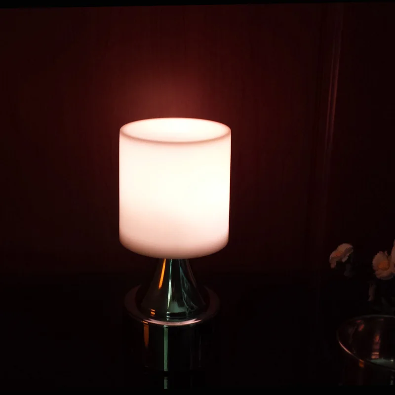 Настольные лампы из АБС пластика с хромированной основой креативный прибор