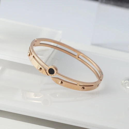Rose Gold Уникальный Стиль, золотой цвет, браслет из нержавеющей стали, выдалбливают римские цифры, круглый черный браслет с диском, браслеты для женщин, ювелирные изделия - Окраска металла: Rose Gold