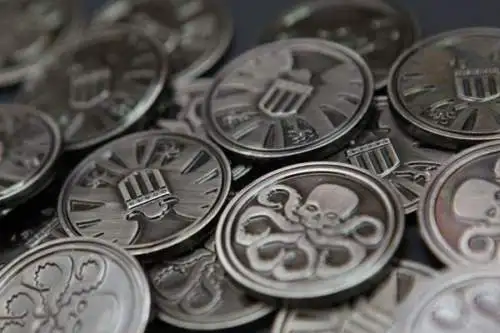 Агенты Щ. И. Т. Щит значок в держателе Фил Коулсон 2 карты с бесплатной монетой World