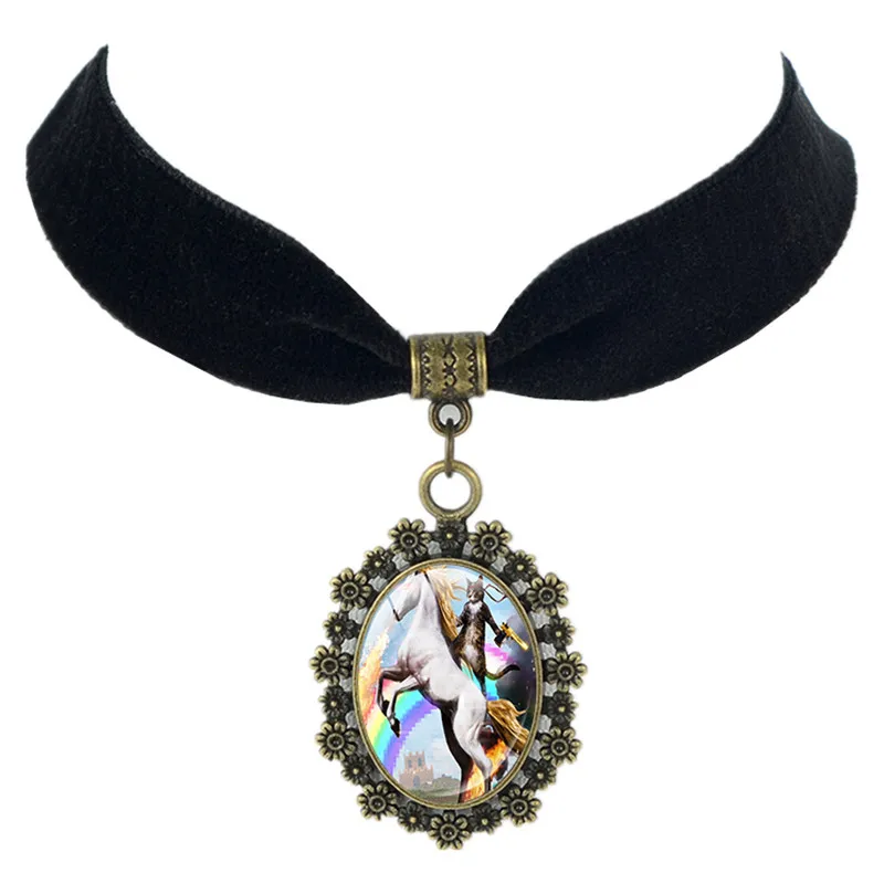 Единорог ювелирные изделия фантазия стиль художественный подарок черный бархат