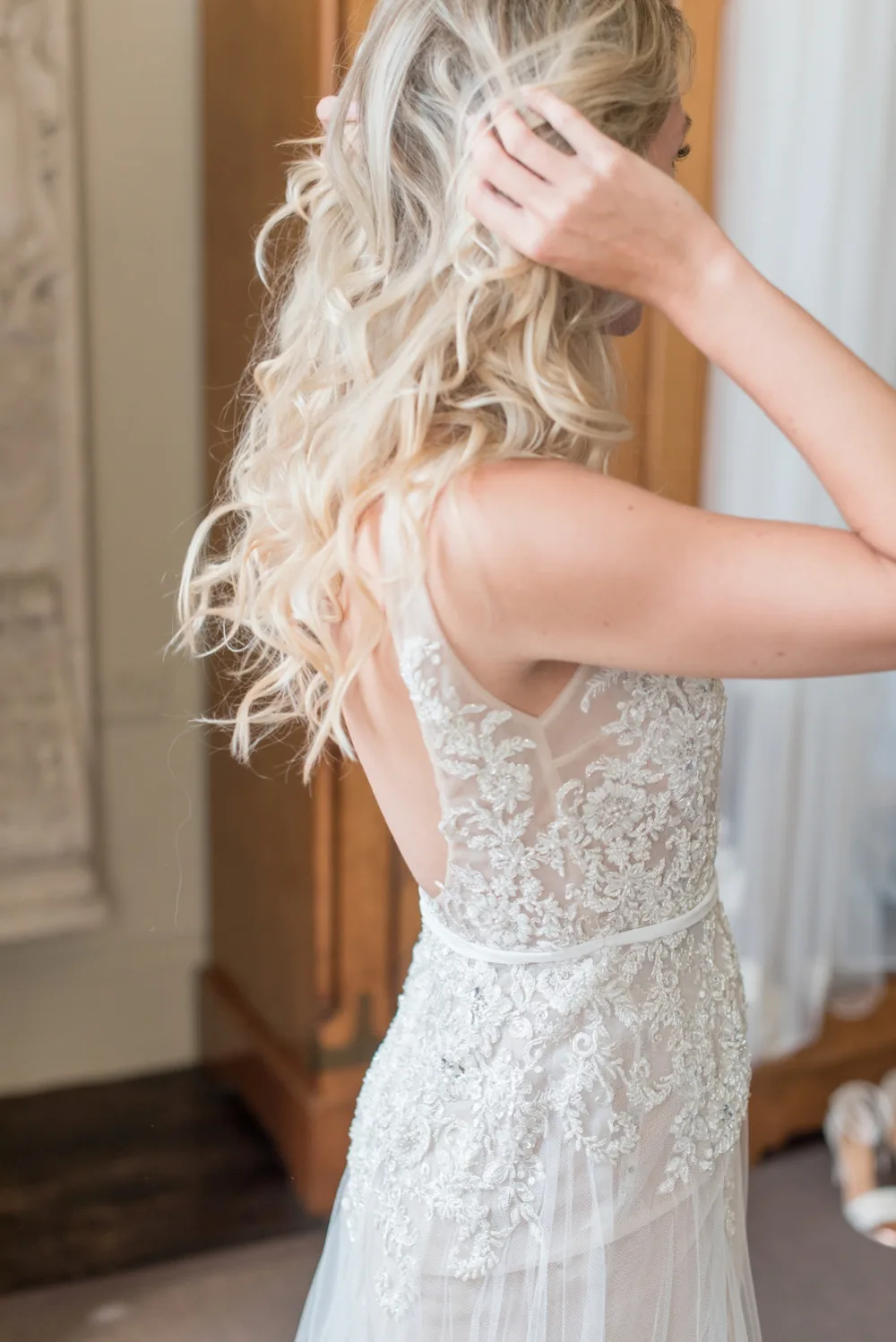 Реальные невесты простой v образным вырезом бокал для шампанского с украшением в