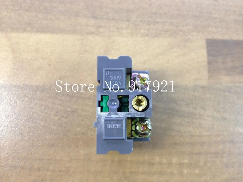 

[ZOB] Japan's IDEC and ASTN three bit key rotary knob rotation button 30MM NO NC 3 --5PCS/LOT