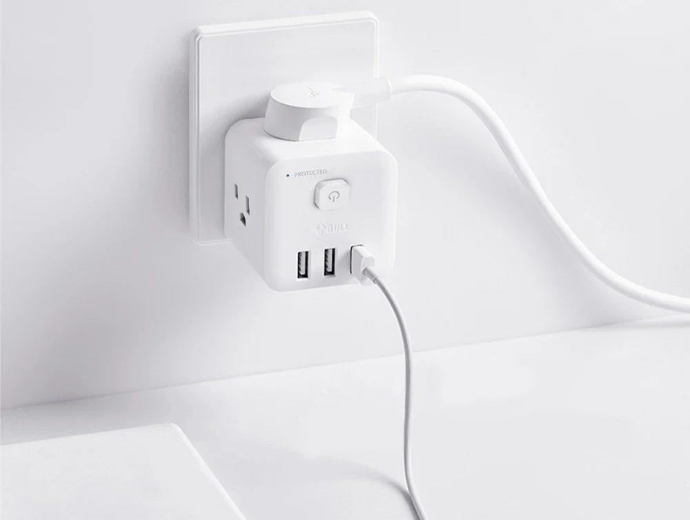 Умный сетевой фильтр BULL беспроводной с плоской вилкой 3 USB порта для рабочего