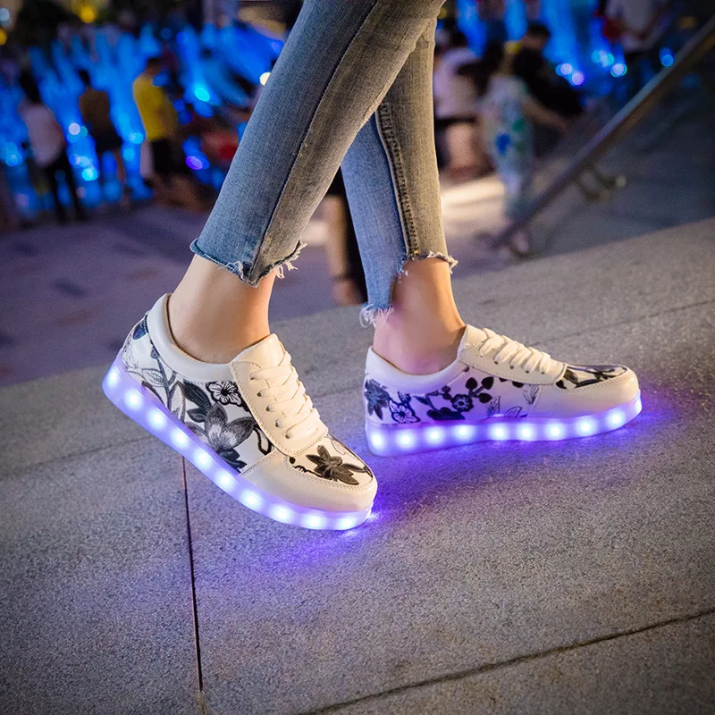 Yeafey Luminous Krasovki Sneakers Led Shoes Girls Boys Children with Light Glowing Woman Rose Print Female | Детская одежда и