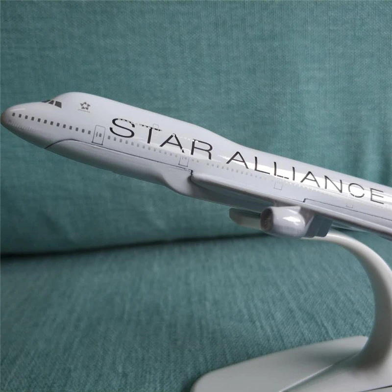 Сплав металла Star Alliance B747 400 полета самолета Airbus моделирование статическое