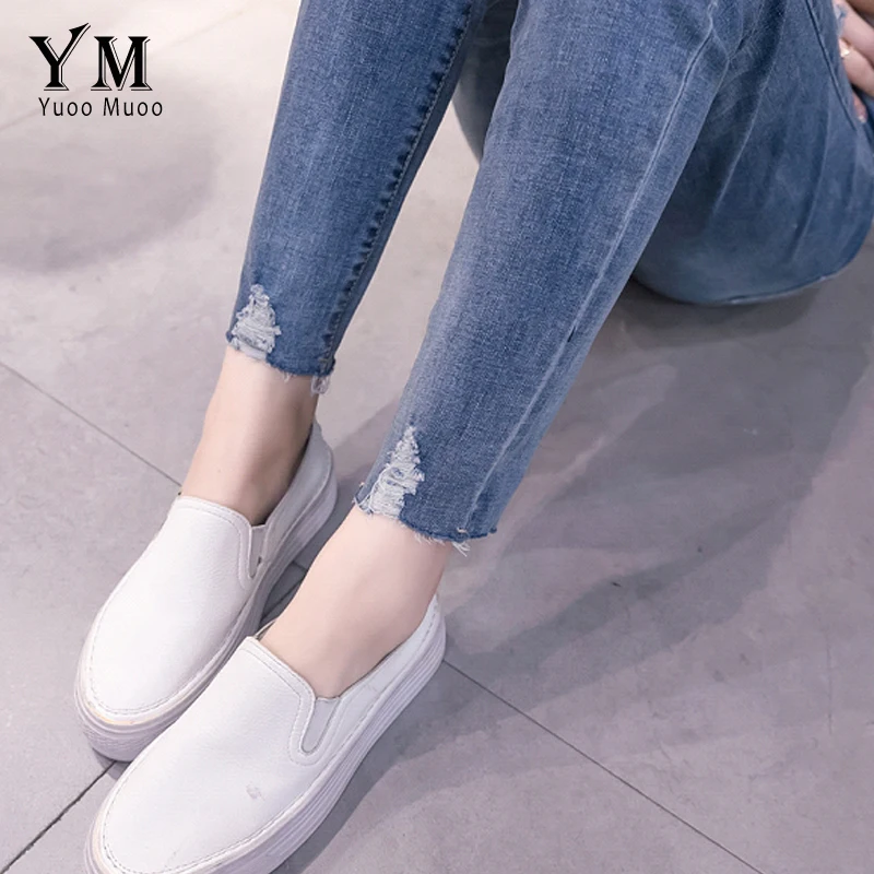 YuooMuoo New Hole Ripped Jeans for Women Fashion Net Design with Embroidery Rose Push Up Woman Denim Pants |