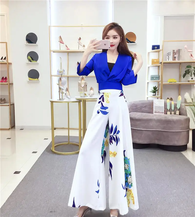 

Новый костюм, женский комплект одежды из двух предметов, топы с v-образным вырезом и принтом, широкие брюки с высокой талией, брюки с принтом, ...