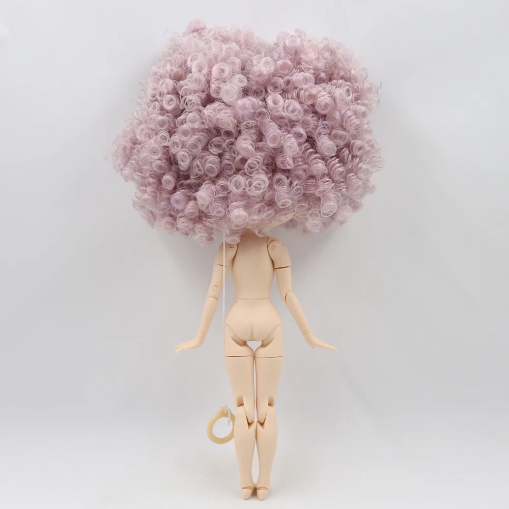 Кукла блайз от фабрики ICY с белой кожей глянцевым лицом фиолетовой