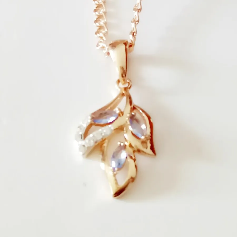 

Office Women Pendant New Fashion 585 Rose Gold Color Jewelry Trendy Leaf Shape Women Pendants
