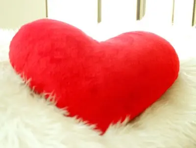 Бесплатная доставка подушка в подарок на фестиваль красная форме сердца для мамы