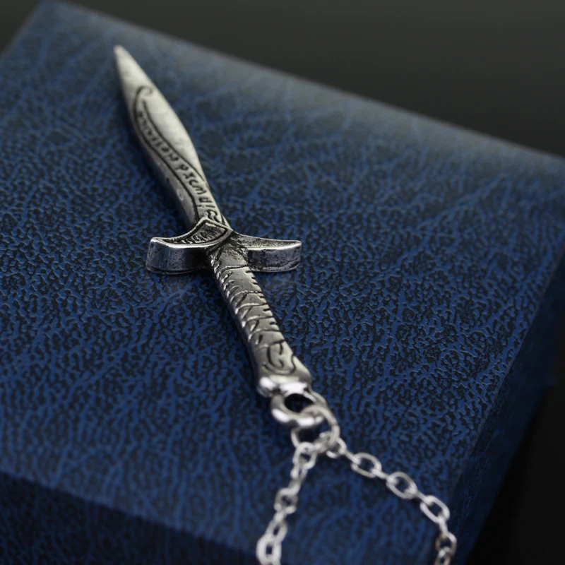 

MQCHUN Vintage Bilbo Baggins SWORD Pendant Necklace Fashion Movie Jewelry For Men Women Desolation of Smaug