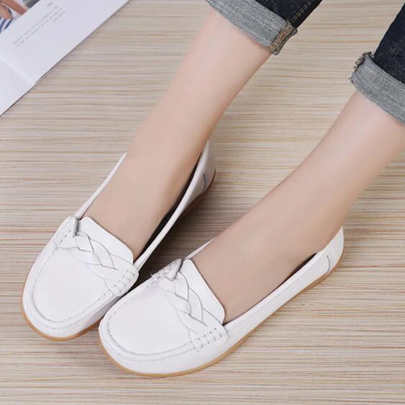 Туфли женские из спилка на низком каблуке повседневные без застежки лоферы