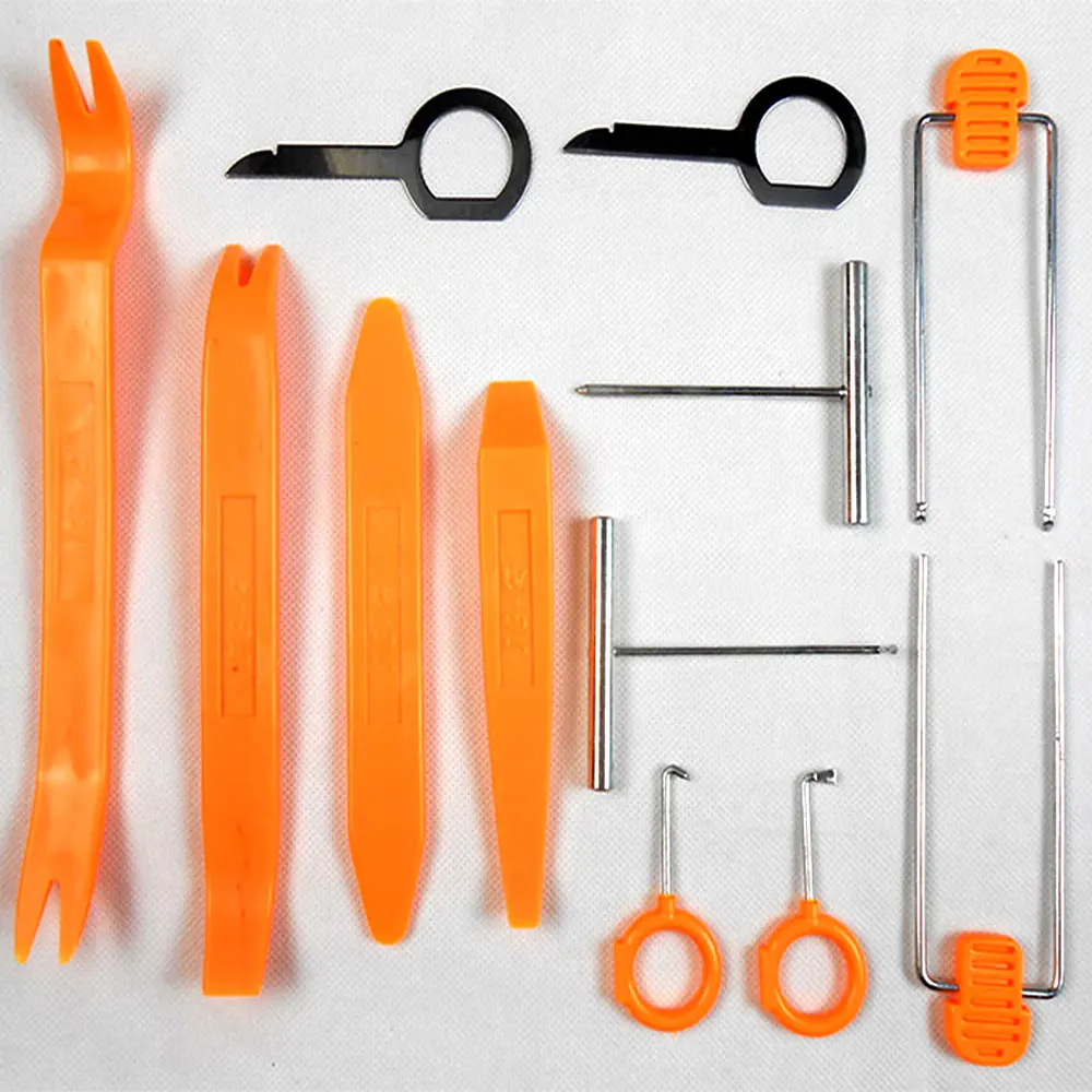 Профессиональный комплект включающий 12 отличительных инструментов для