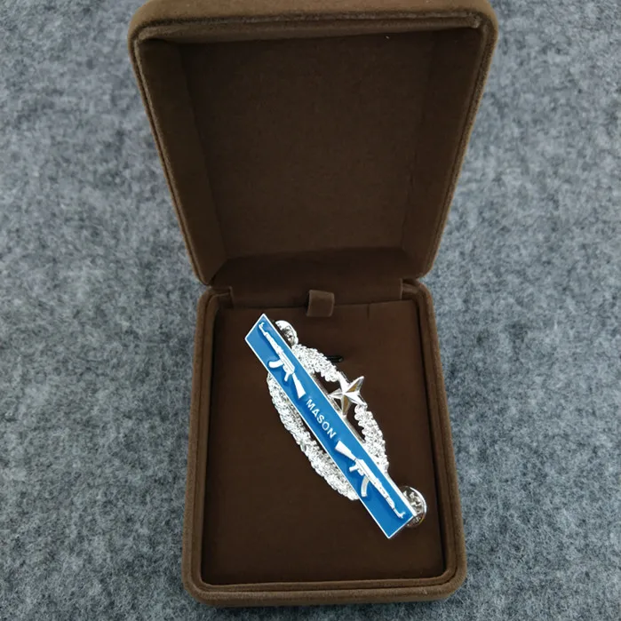 badge with top box Американские масонские значки с металлической эмалью, американские медали Мейсона, военные значки AK47, Значки для пехоты, масонские армейские броши, креативные знаки отличия - Цвет: badge with top box