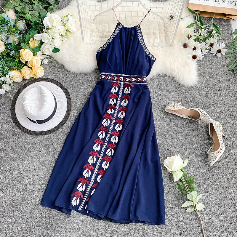Летнее женское модное платье с вышивкой в стиле бохо бретелькой на шее без