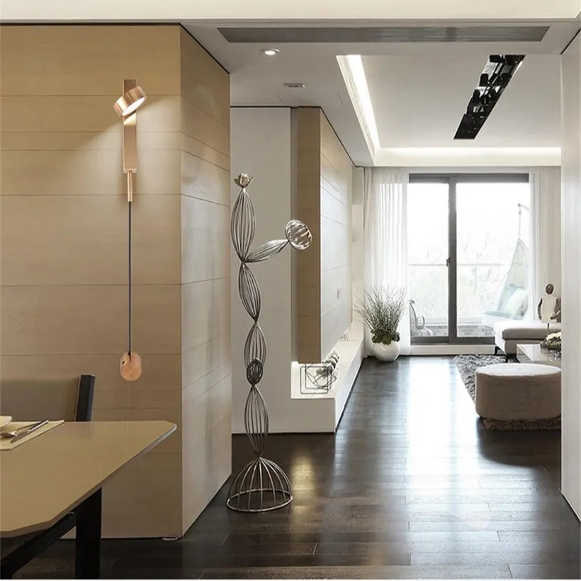 Современный дизайнерский настенный светильник с регулируемой яркостью для