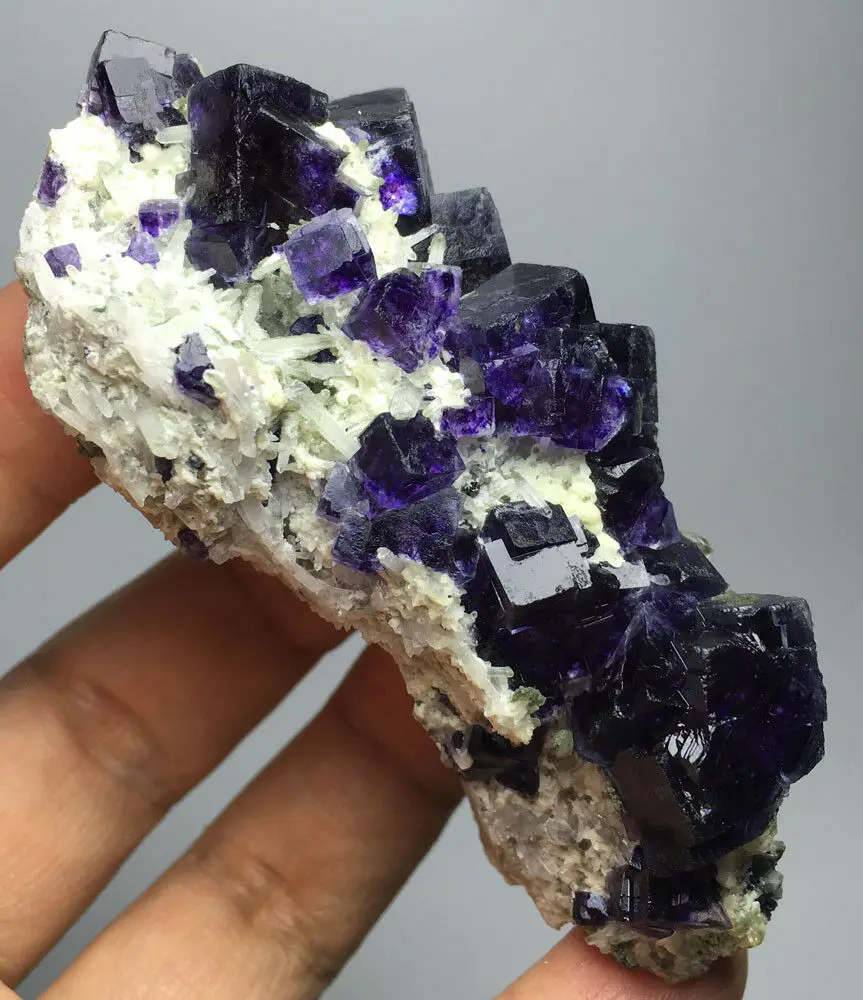 123g Natural perfect fluorite Mineral Specimen graduation gifts