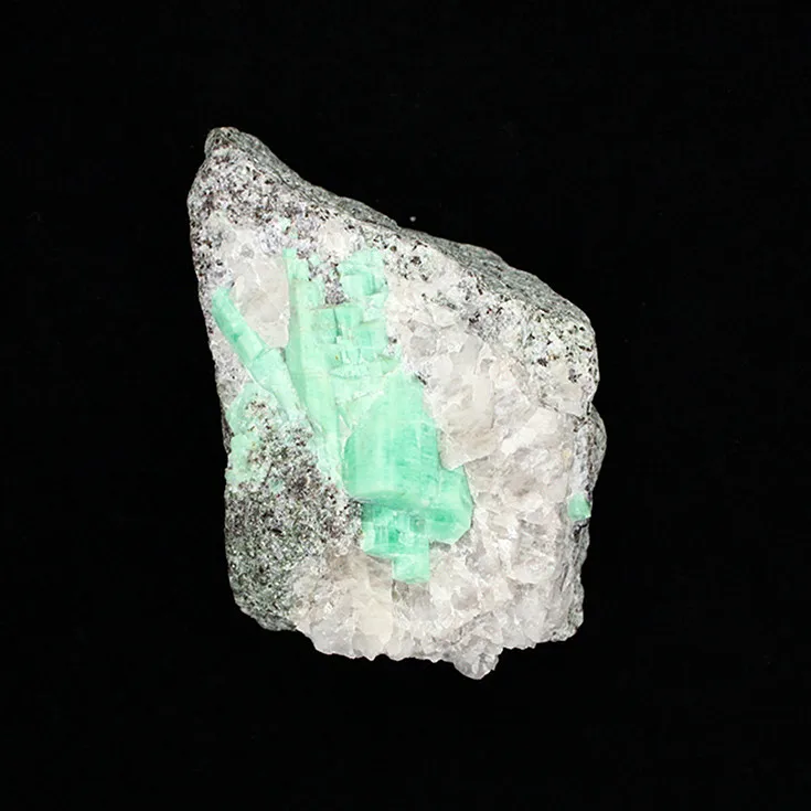 

Ultra-fine mineral crystals emerald green natural rough stones mark collectibles ore samples without optimization 99