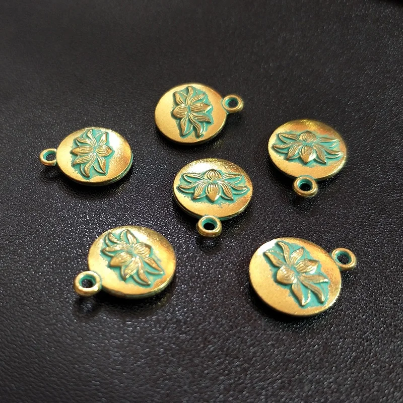 15pcs/bag 8*12MM Round Retro Patina Plated Zinc Alloy Green Lotus Charms Flowers Pendants For DIY Jewelry Accessories | Украшения и
