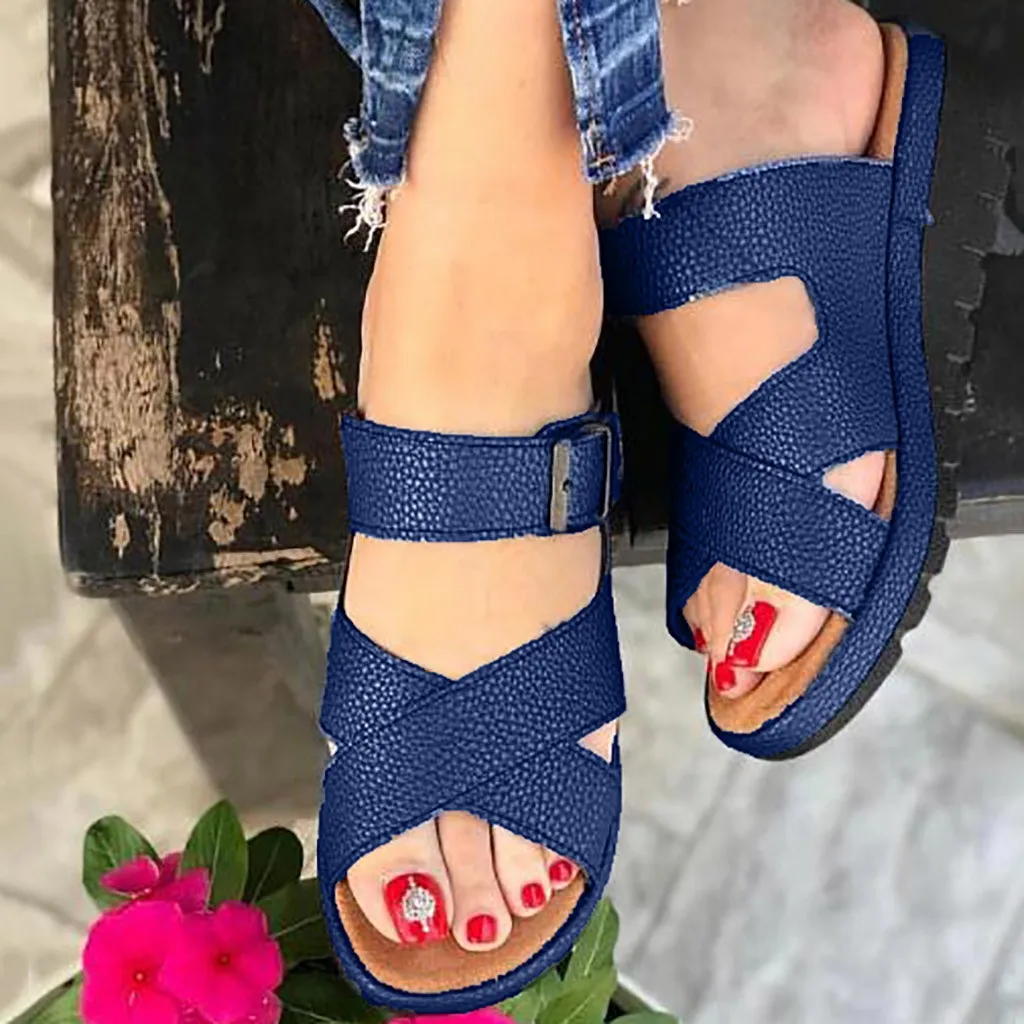 Мягкие тапочки на плоской подошве с открытым носком женские удобные сандалии