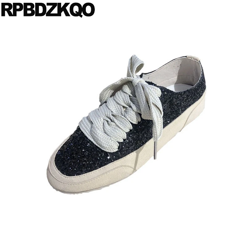 Женские кроссовки на шнуровке блестящие туфли плоской подошве с блестками