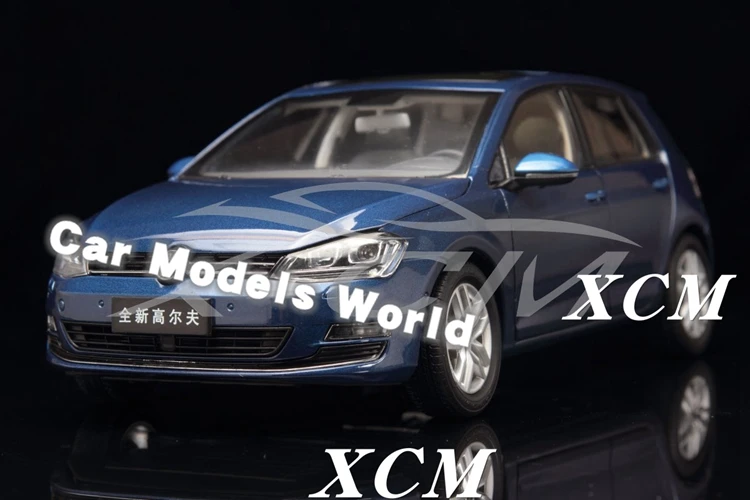 Литая модель автомобиля для гольфа 7 1:18(синий)+ маленький подарок